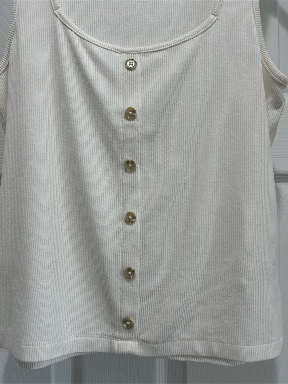 Dex Ivory Button-Front Ribbed Tank, size M - Picture 2 of 4